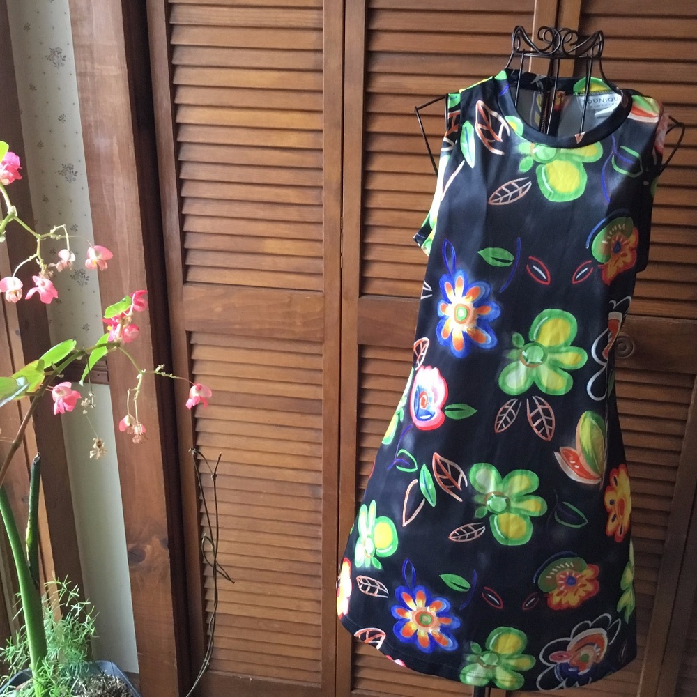 :AUSTIN POWERS" SHORT SLEEVE HIPPY DRESS SIZE M
